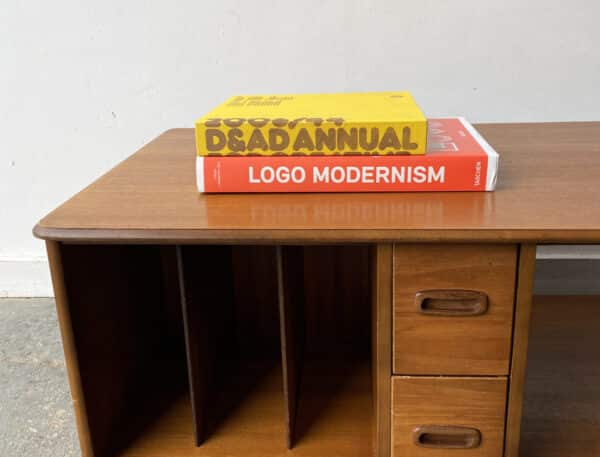 1960’s Mid-Century Modern TV unit by Meredrew - Image 8