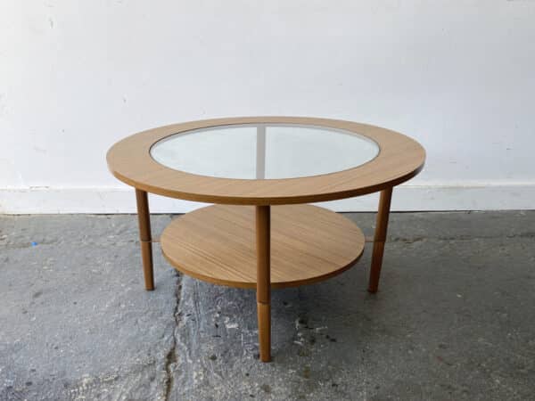 Mid-Century Modern circular coffee table by Schreiber - Image 3