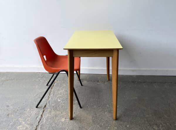 Mid-Century vintage Formica kitchen dining table - Image 4