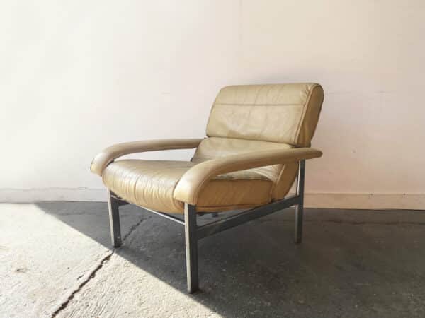 Mid-Century modern ‘Pieff’ leather ‘Gamma’ lounge chair by Tim Bates