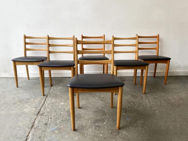 Set of 6 Mid-Century 1970’s dining chairs by Schreiber Furniture - Image 2