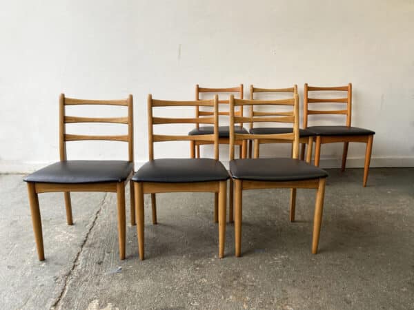 Set of 6 Mid-Century 1970’s dining chairs by Schreiber Furniture - Image 3