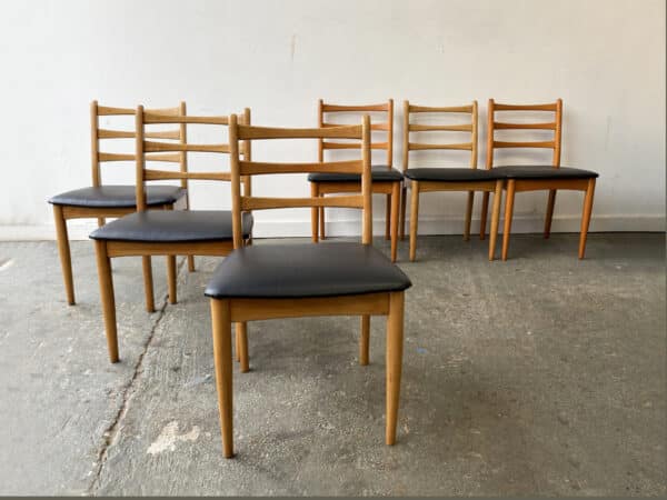 Set of 6 Mid-Century 1970’s dining chairs by Schreiber Furniture - Image 4