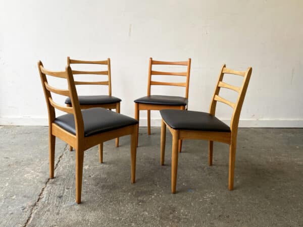 Set of 4 Mid-Century 1970’s dining chairs by Schreiber Furniture