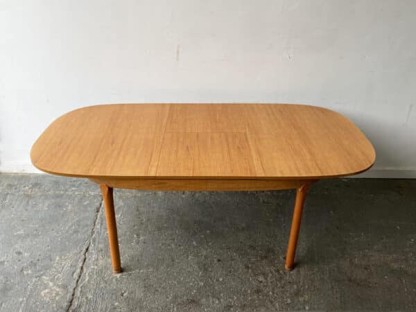 Mid-Century large dining table by Schreiber Furniture - Image 5