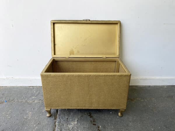 Vintage 1950’s Lloyd Loom blanket box / Ottoman - Image 8