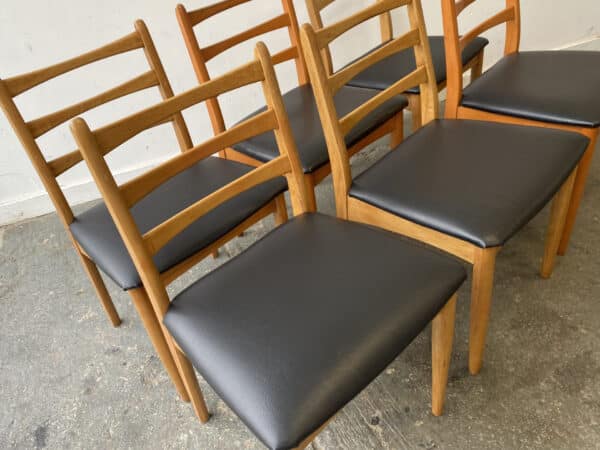 Set of 6 Mid-Century 1970’s dining chairs by Schreiber Furniture - Image 9
