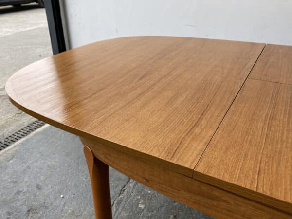 Mid-Century large dining table by Schreiber Furniture - Image 11