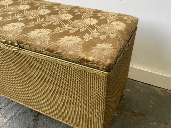 Vintage 1950’s Lloyd Loom blanket box / Ottoman - Image 6