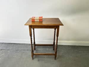 Antique Edwardian Oak Barley Twist Petite Occasional Side Table 1900s-1920s